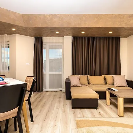 Sunny 1bd In Old Town By Flat Mаnager דירה